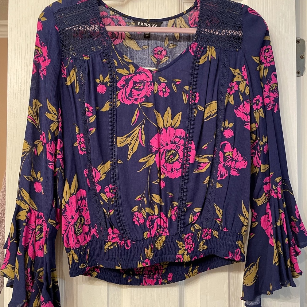 Express Blue Pink Flower Top Small New